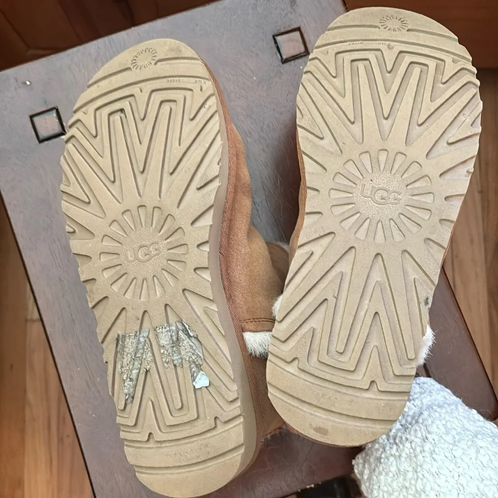 UGG classic mini